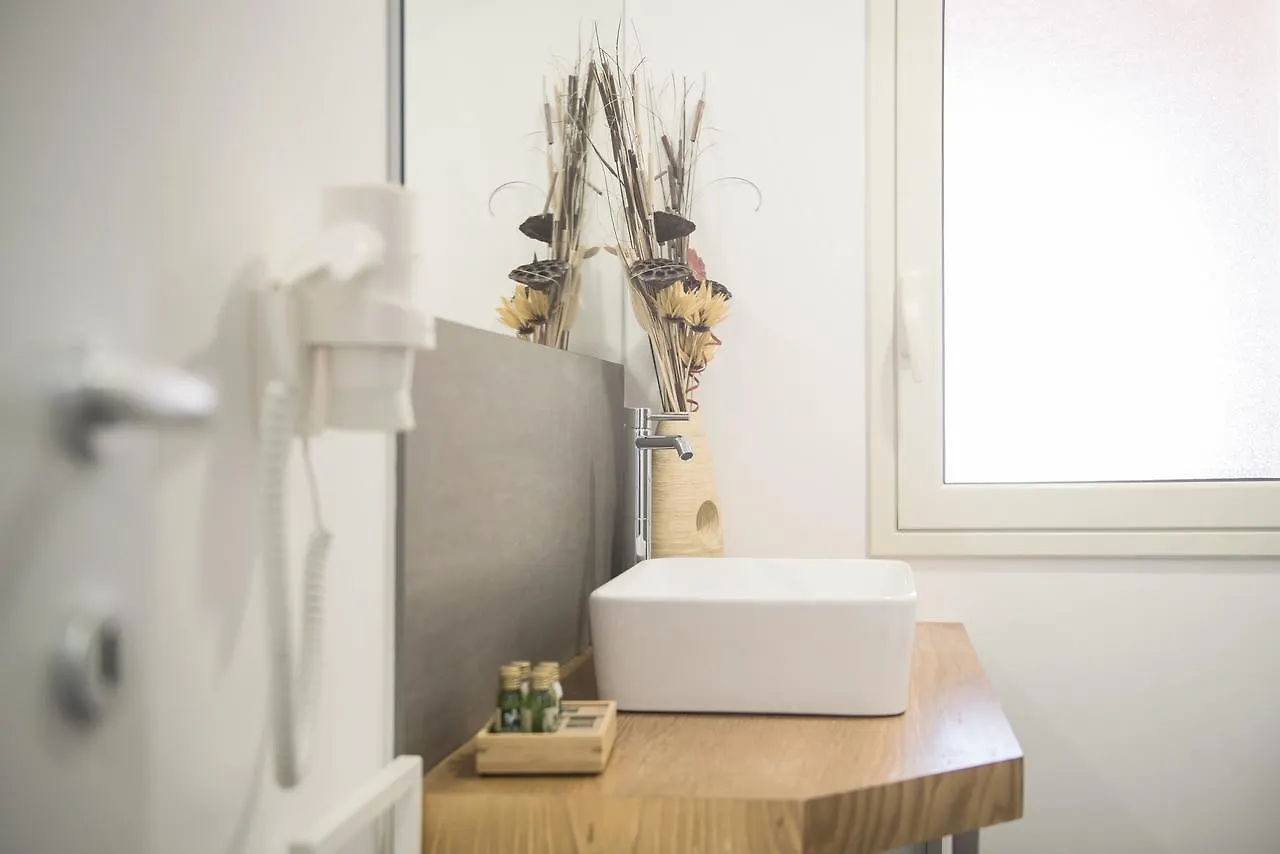 Bmb Bed Motor Bike Bed & Breakfast Noto