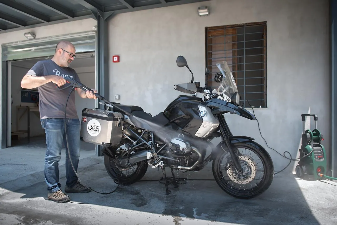 Bmb Bed Motor Bike Bed & Breakfast Noto 3*,